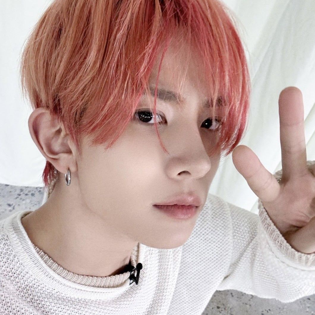 Foto terbaru Heeseung (ENHYPEN)