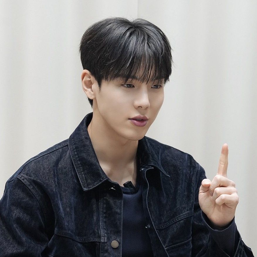 Foto aktivitas terbaru Shownu (MONSTA X)