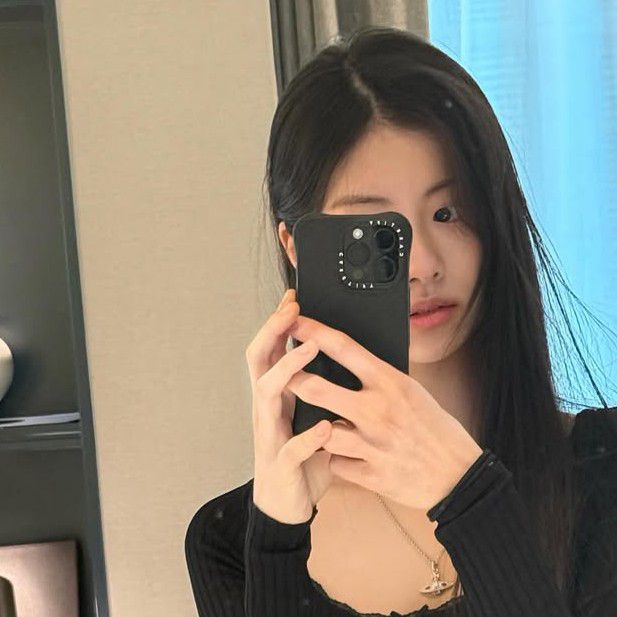 Behind-the-scenes cut of Kim Garam