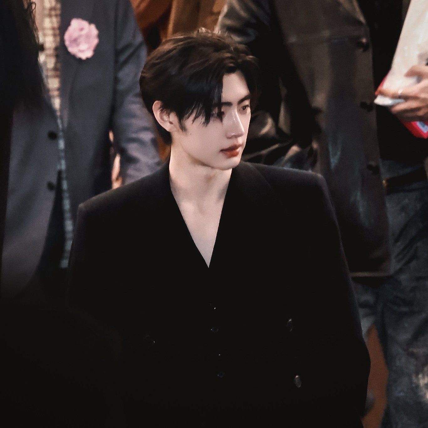 Recent activity shot of Sunghoon (ENHYPEN)
