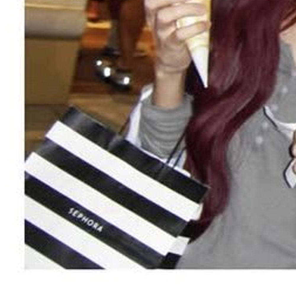 Recent activity shot of HaSeul (ARTMS)