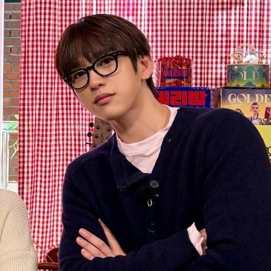 珍荣 (GOT7)的最新照片