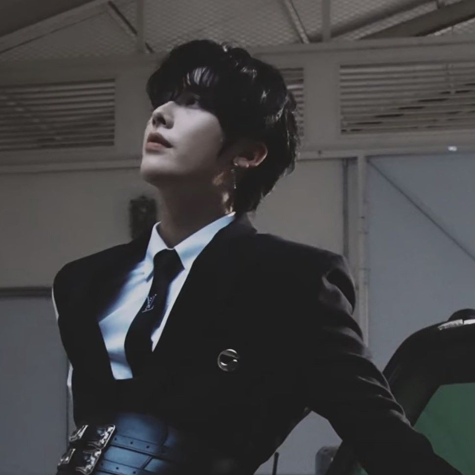 Recent activity shot of Ricky (ZEROBASEONE)