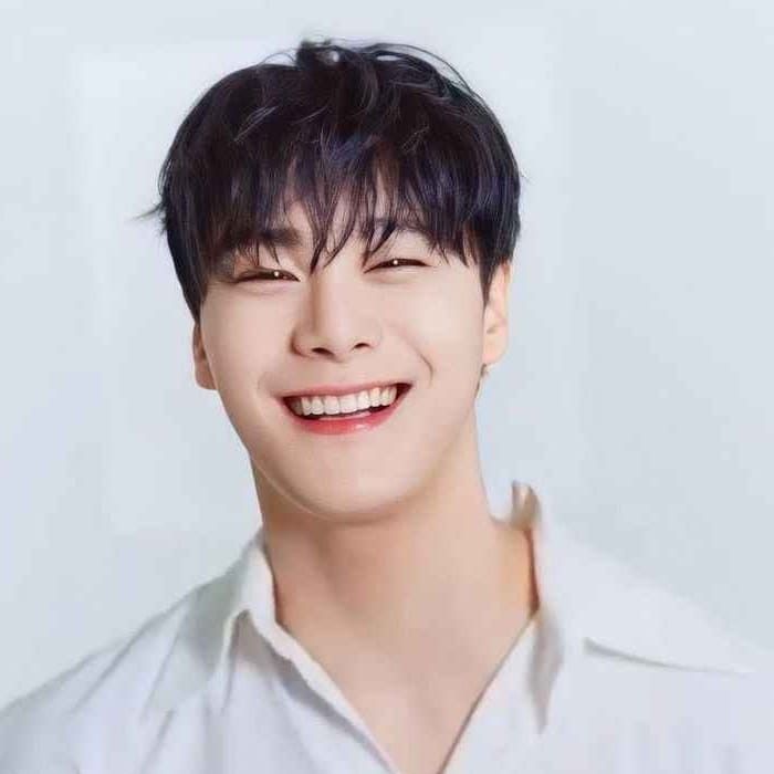 A moment captured by ASTRO's fan