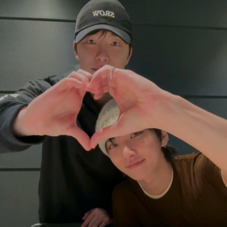 Latest photo of Joshua (SEVENTEEN)