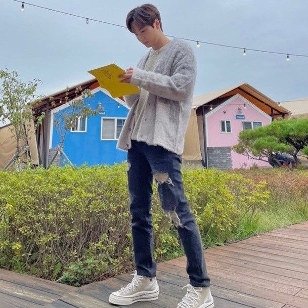 Recent activity shot of Kim Jonghyeon