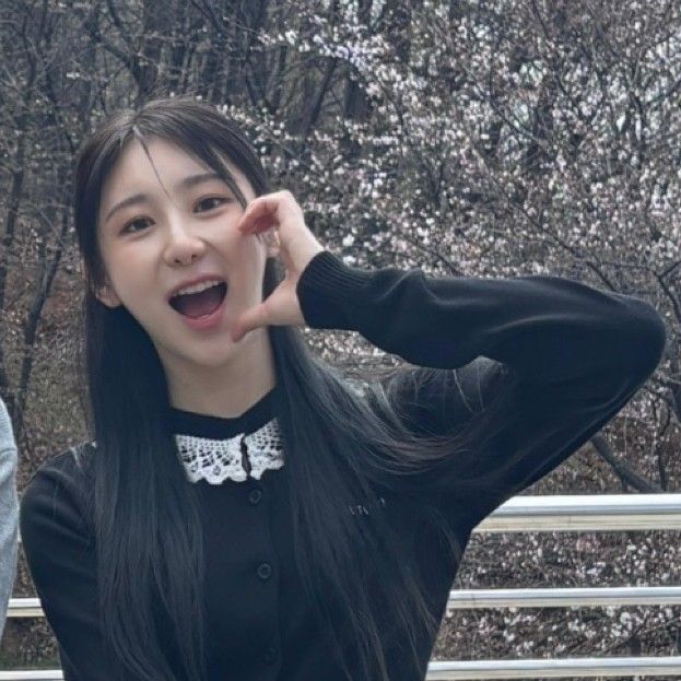 Behind-the-scenes cut of Lee Chaeyeon