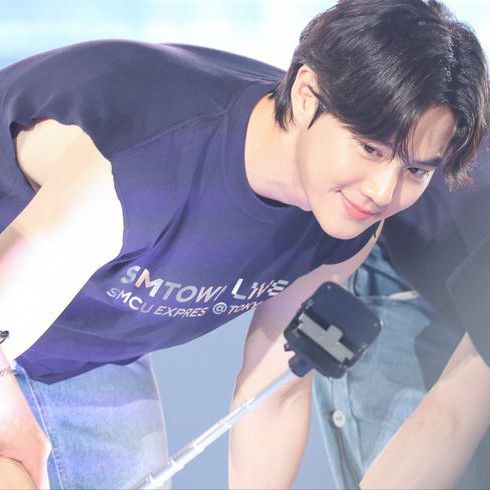 A moment captured by Suho (EXO)'s fan