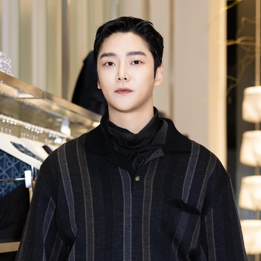 Behind-the-scenes cut of Rowoon