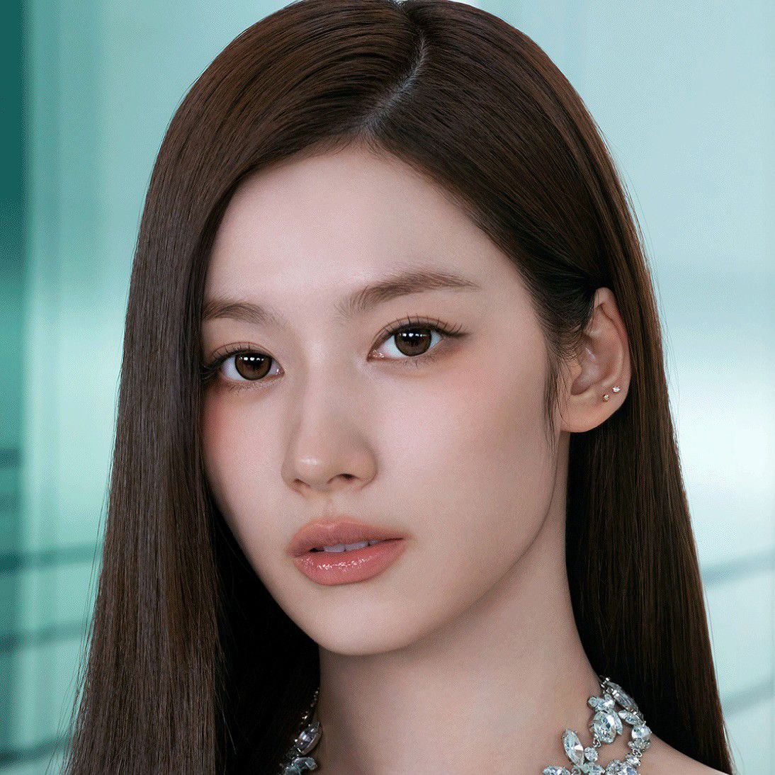 Potret di balik layar Sana (TWICE)