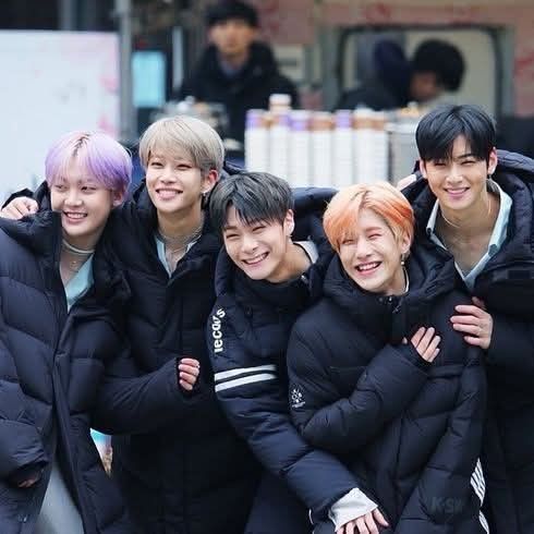 아스트로의 비하인드 컷