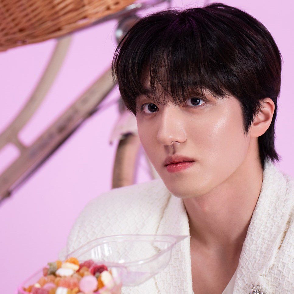 Behind-the-scenes cut of SF9