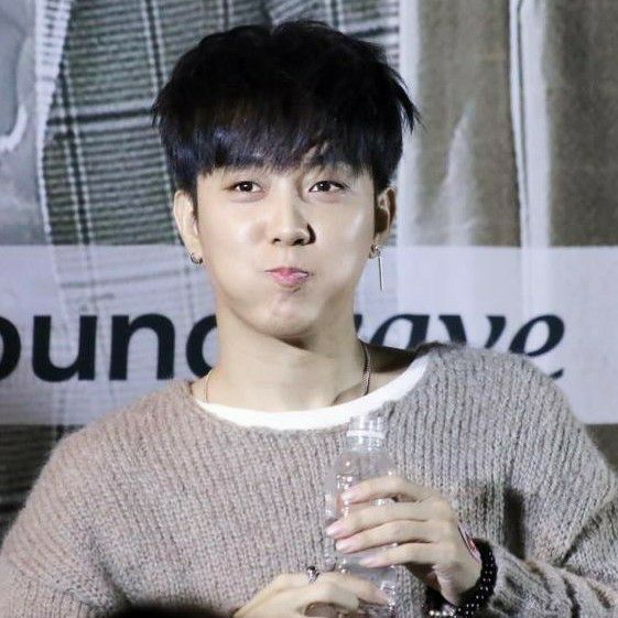 A moment captured by Eun Jiwon (SECHSKIES)'s fan