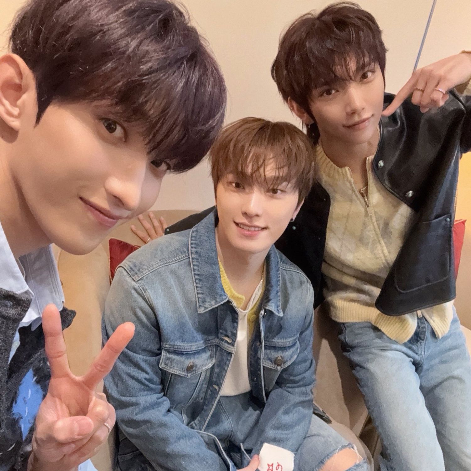 Behind-the-scenes cut of SEVENTEEN