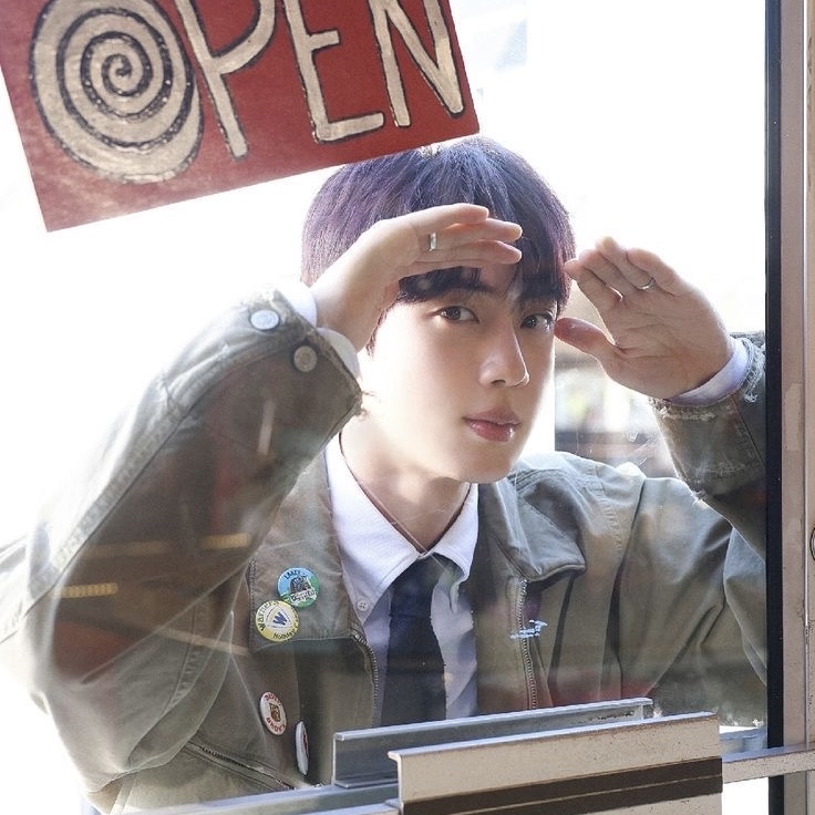 Behind-the-scenes cut of Jin (BTS)