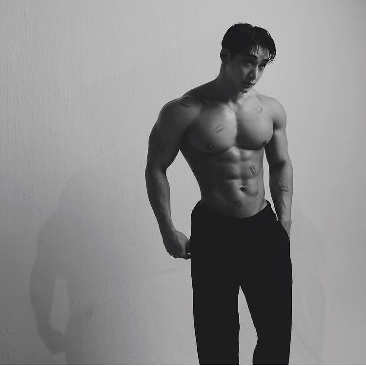 A moment captured by Wonho's fan