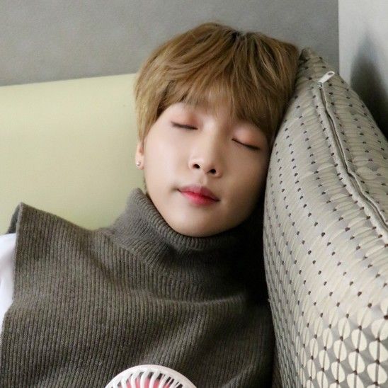 A moment captured by Jeong Sewoon's fan