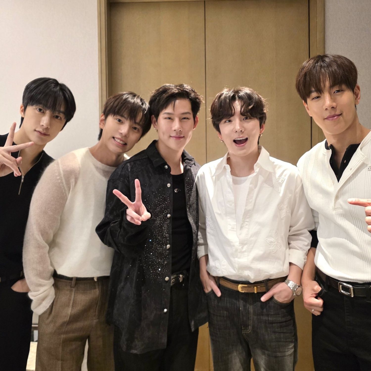 Behind-the-scenes cut of MONSTA X