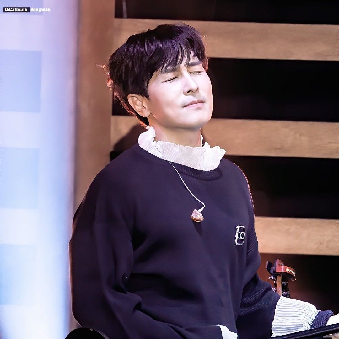 A moment captured by Kim Dongwan (SHINHWA)'s fan
