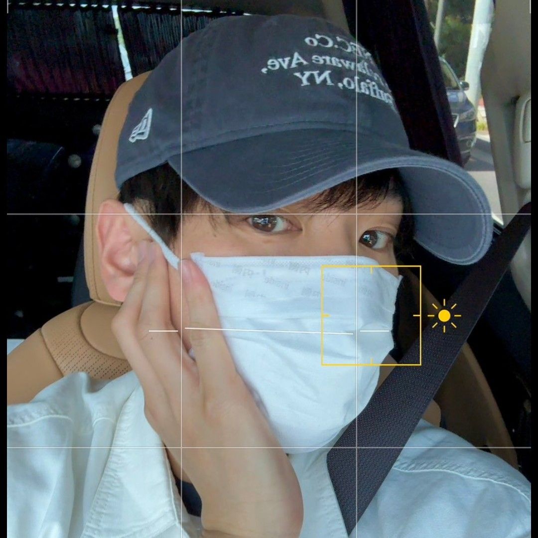 Latest photo of Inseong (SF9)