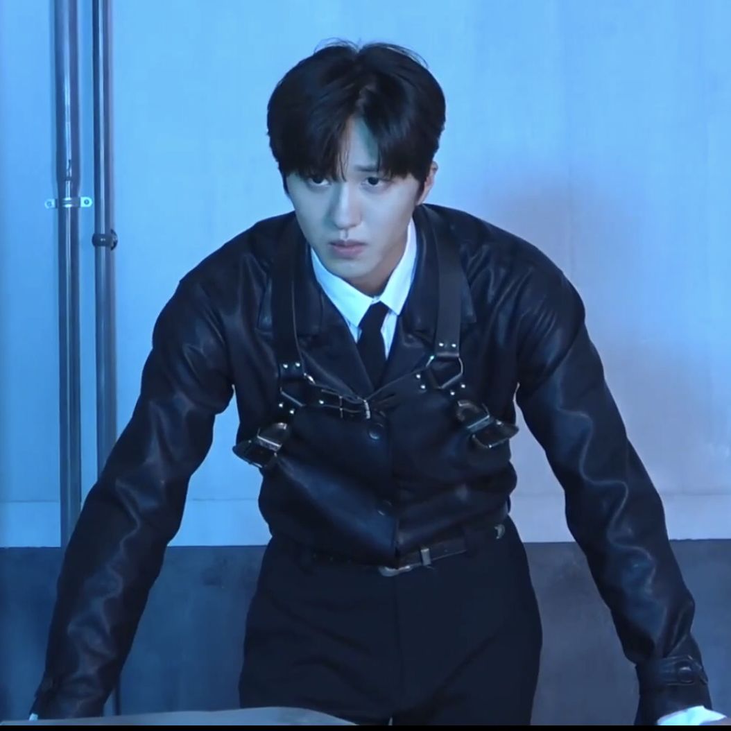 Behind-the-scenes cut of SF9