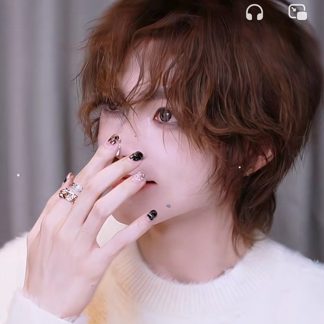 Behind-the-scenes cut of Xiong (NexT1DE)