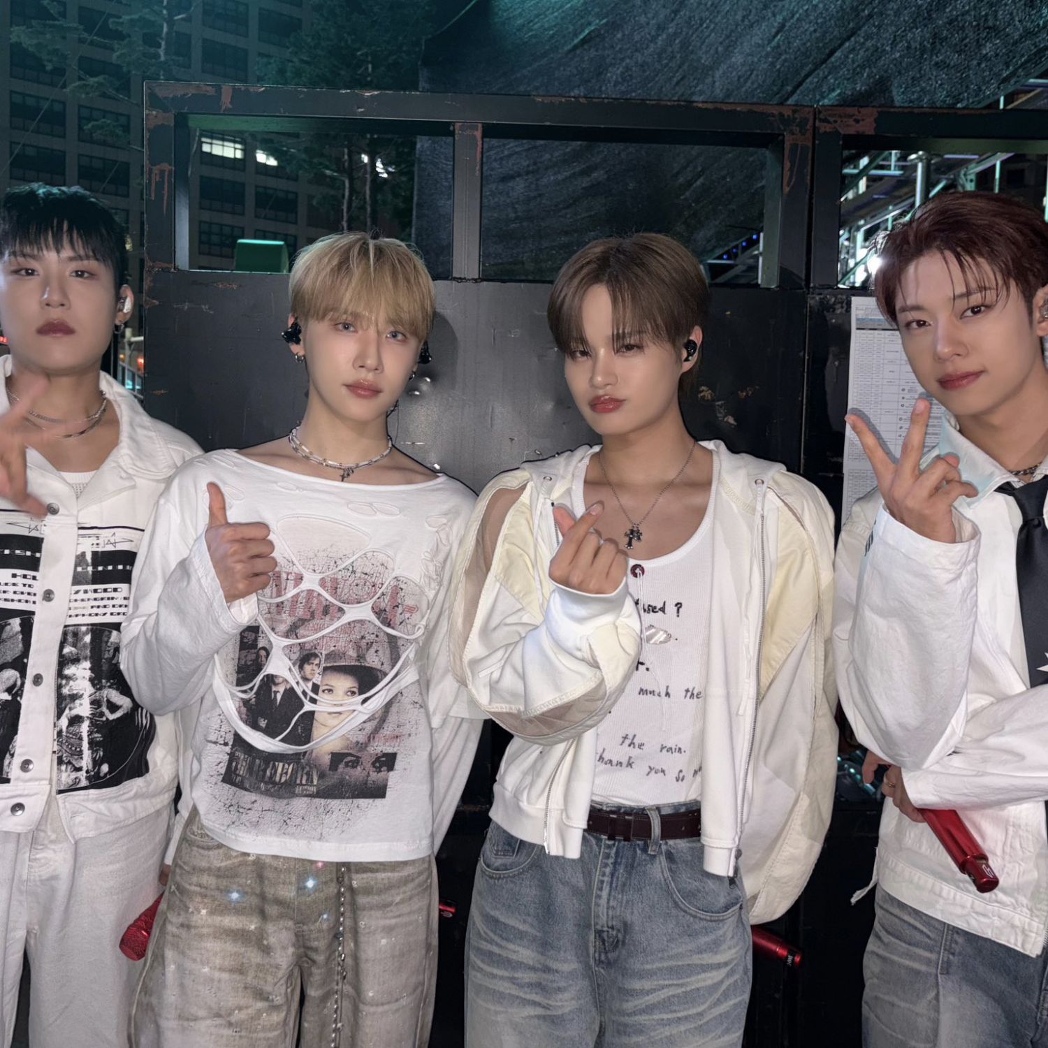 AB6IX의 비하인드 컷