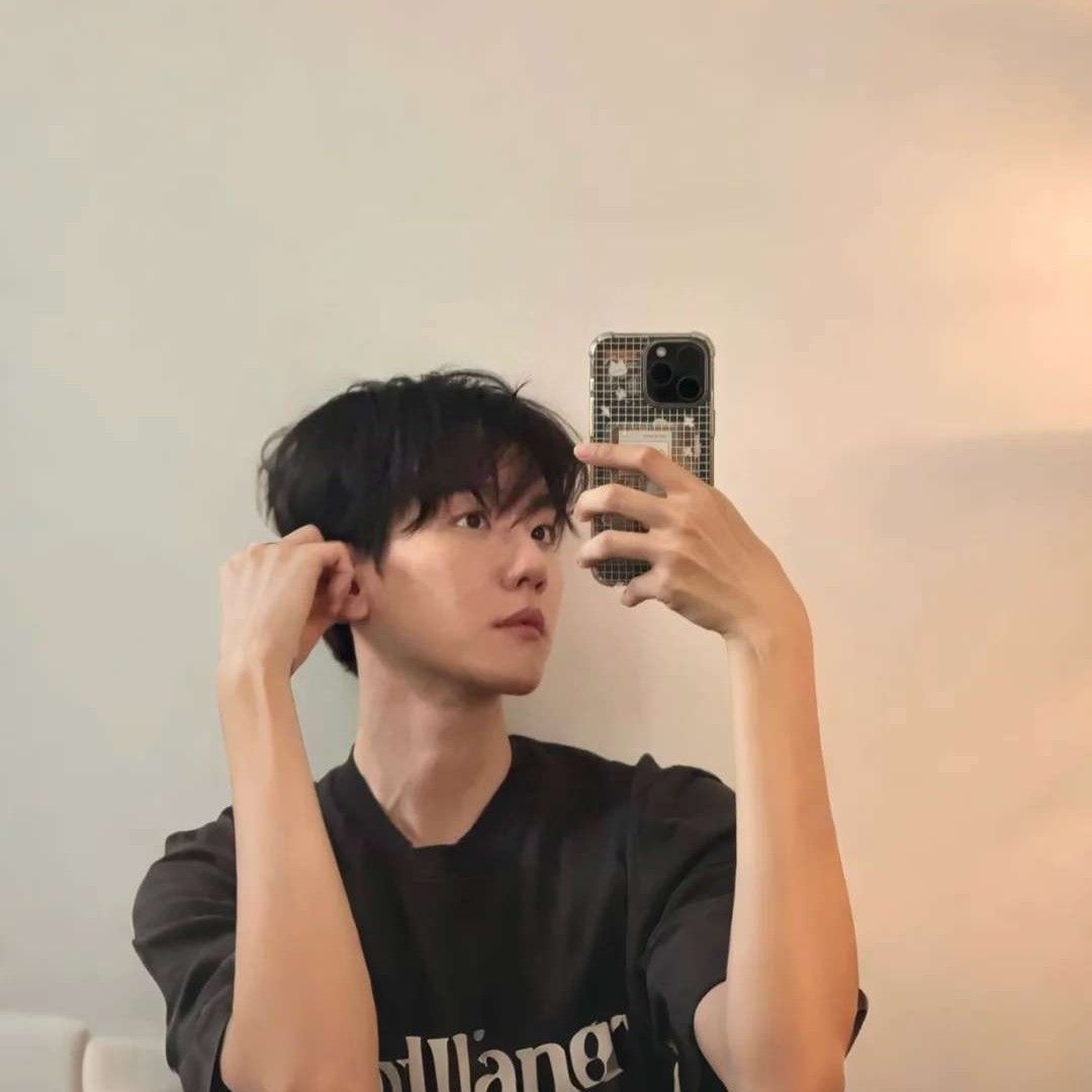 Latest photo of Baekhyun (EXO)