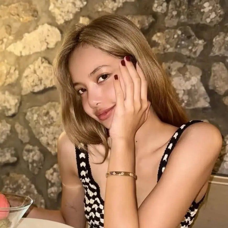 리사 (BLACKPINK)의 최신 사진