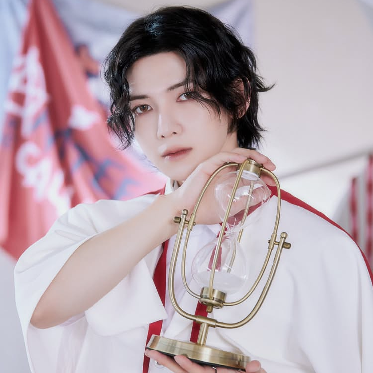 Recent activity shot of Yeosang (ATEEZ)