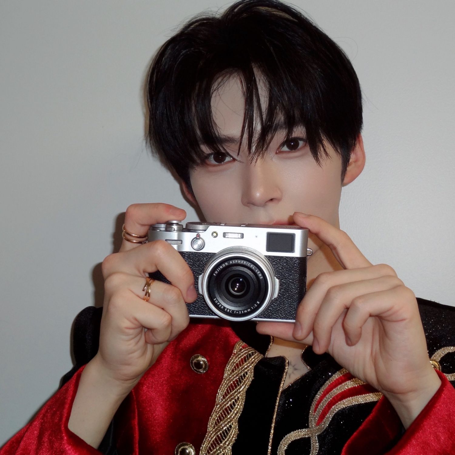 Behind-the-scenes cut of Sung Hanbin (ZEROBASEONE)