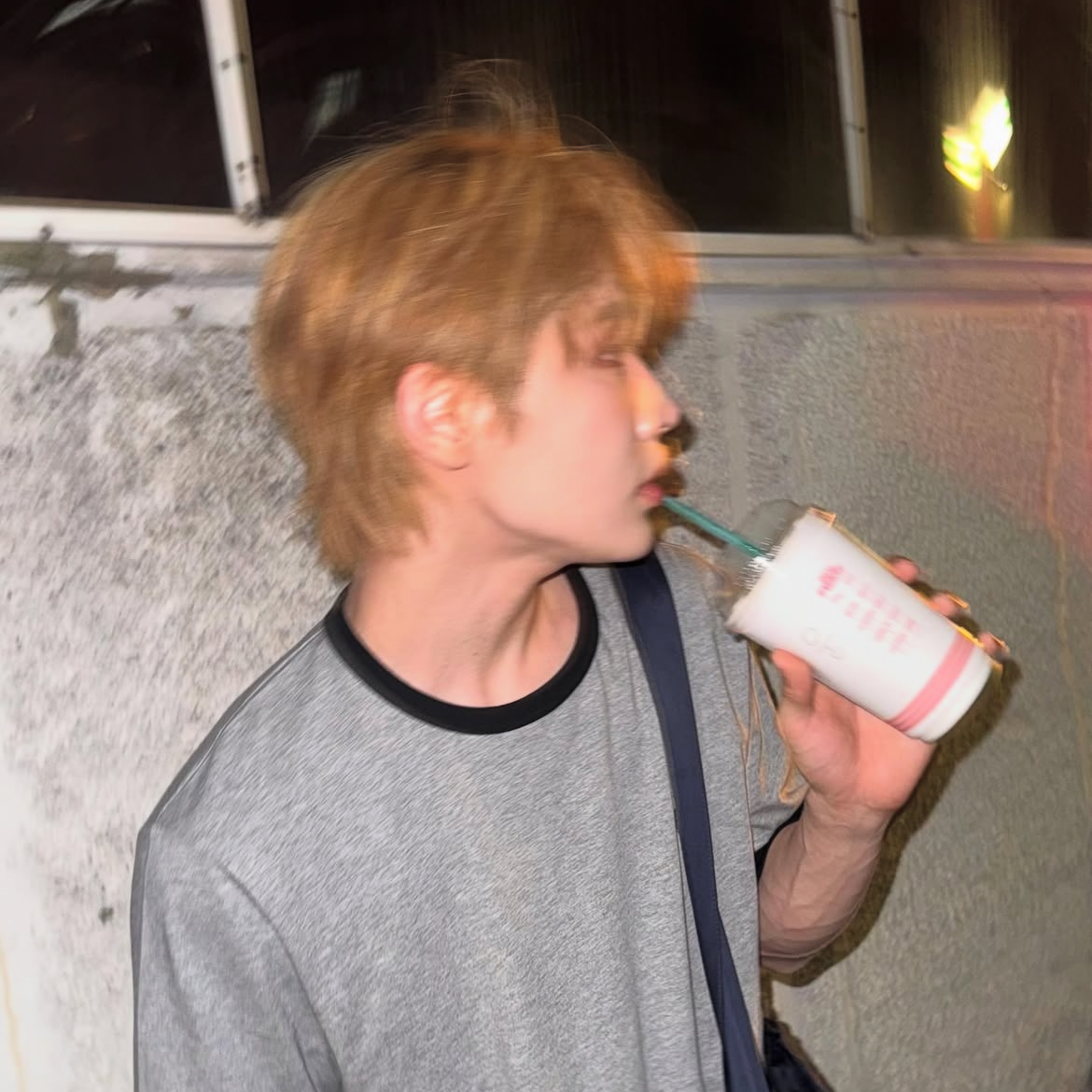 チョン・ウン (AB6IX)の最新写真