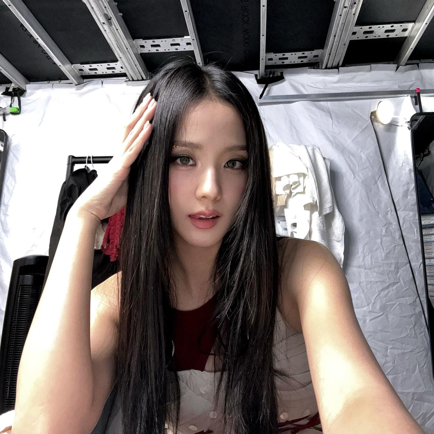 Behind-the-scenes cut of Jisoo (BLACKPINK)