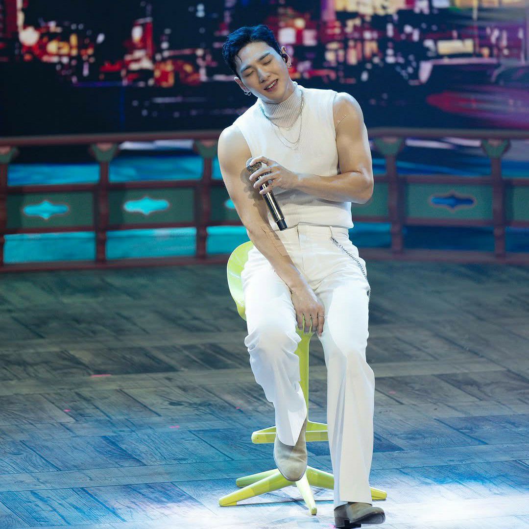 백호 최근 활동샷