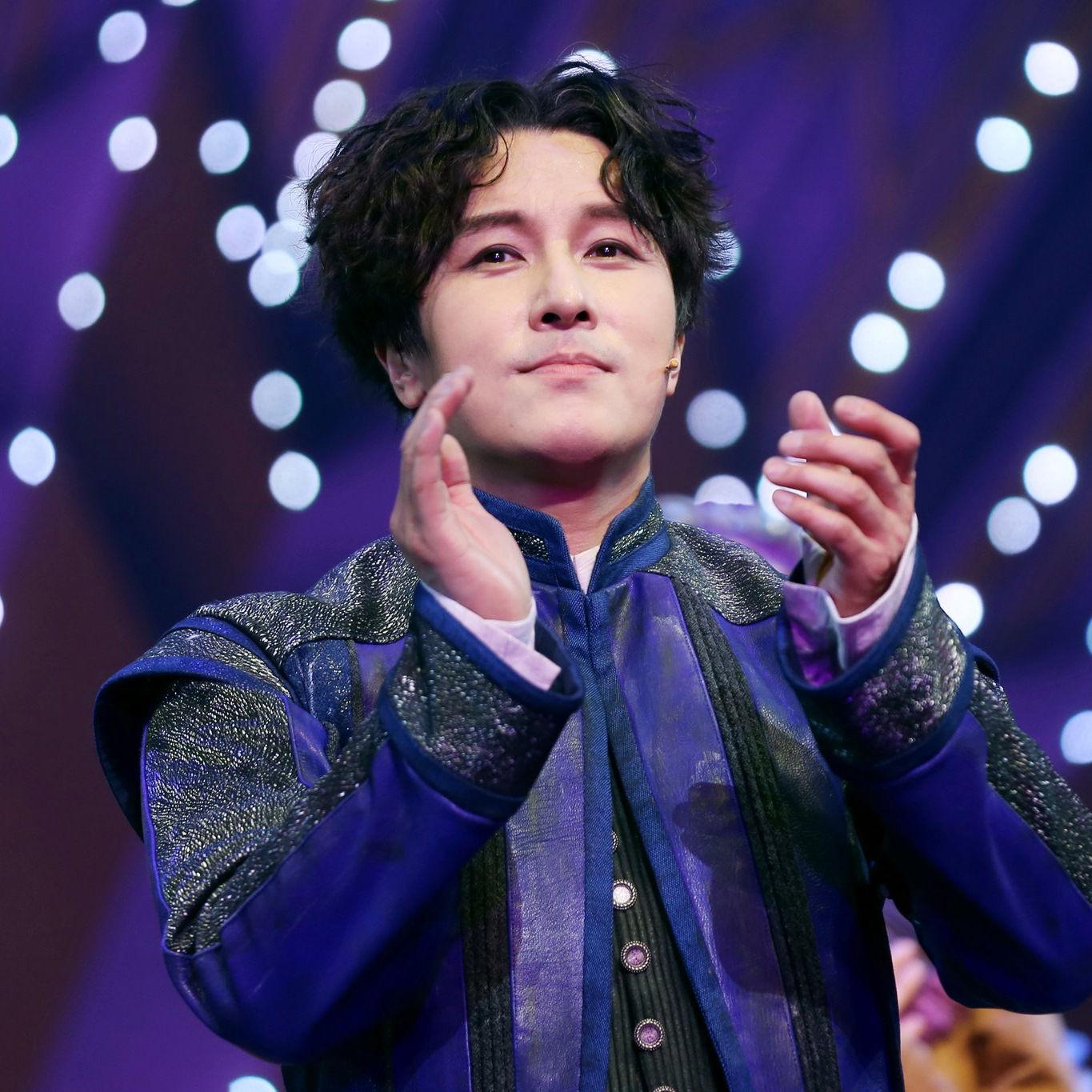 Behind-the-scenes cut of Kim Dongwan (SHINHWA)