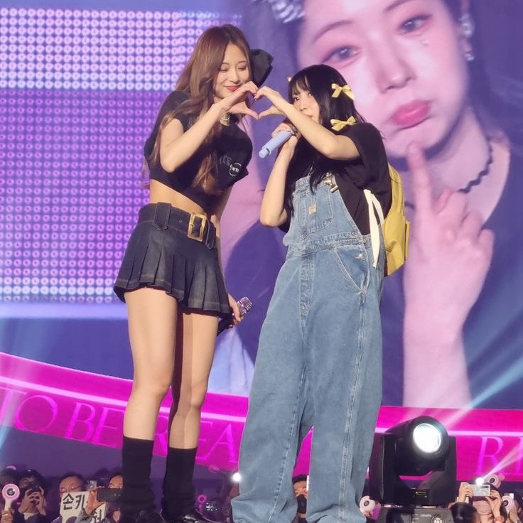 Recent activity shot of Momo (TWICE)