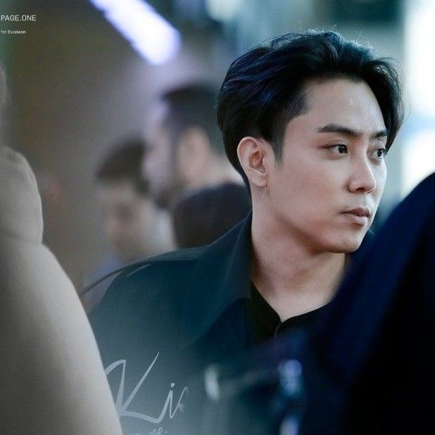 A moment captured by Eun Jiwon (SECHSKIES)'s fan