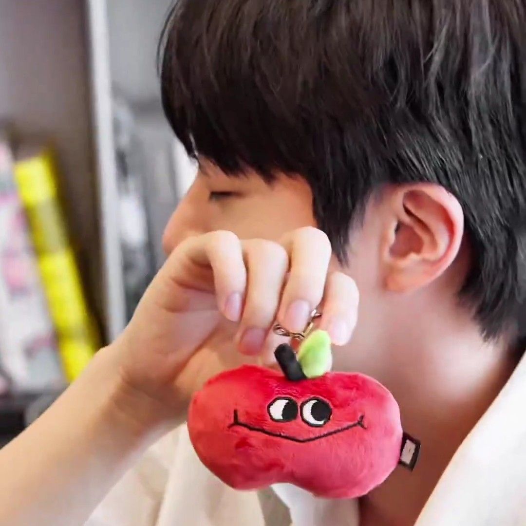 Potret di balik layar Jin (BTS)