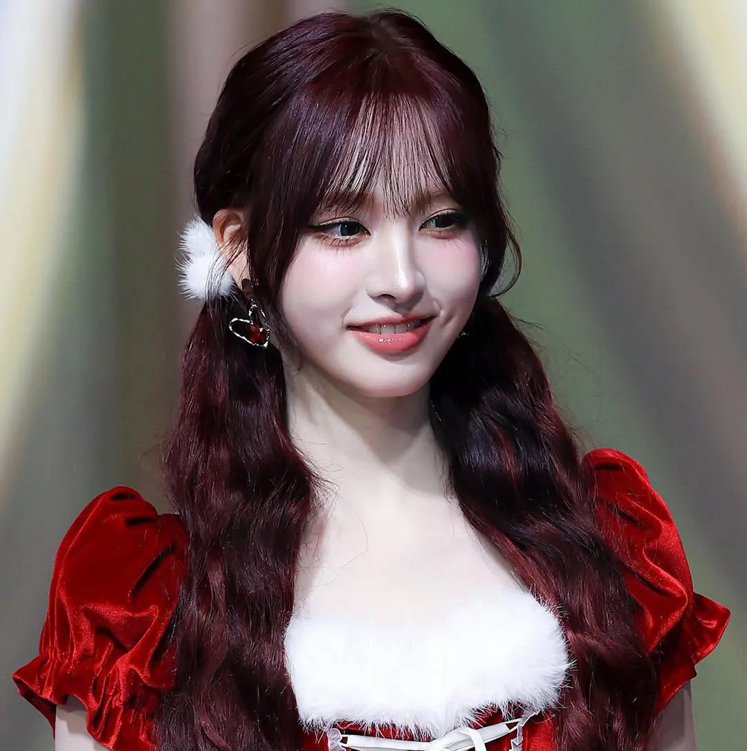 Recent activity shot of LIZ (IVE)