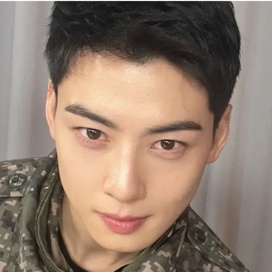 A moment captured by Eunwoo (ASTRO)'s fan