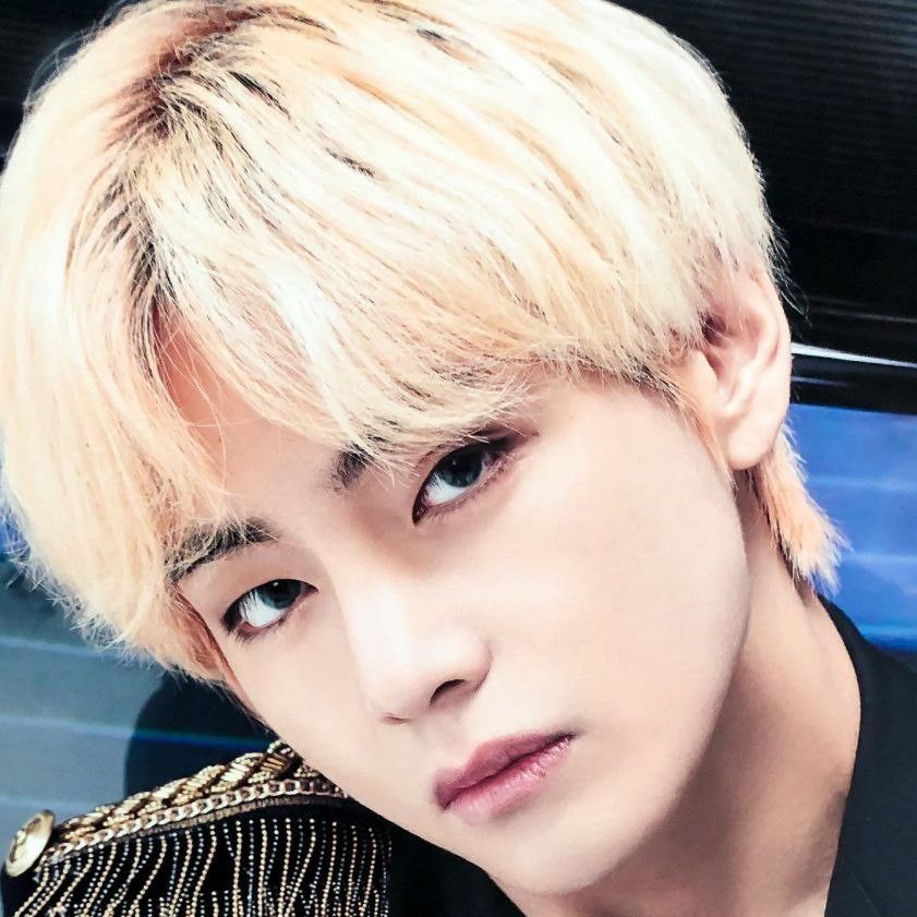 Latest photo of V (BTS)