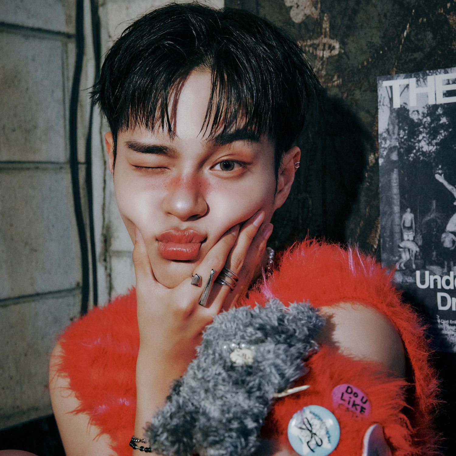 A moment captured by Lee Daehwi (AB6IX)'s fan