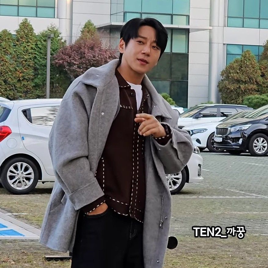 Recent activity shot of Hwang Chiyeol