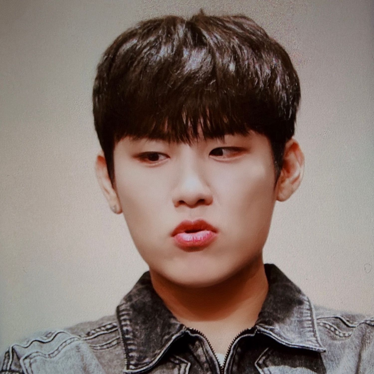 朴佑镇 (AB6IX)粉丝拍下的瞬间