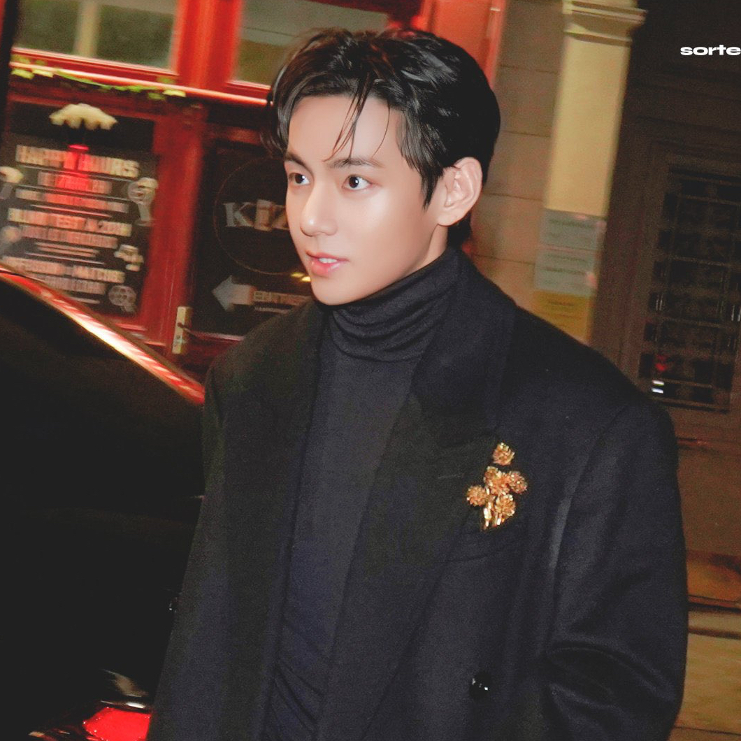 A moment captured by V (BTS)'s fan