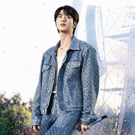 진 (방탄소년단)의 최신 사진