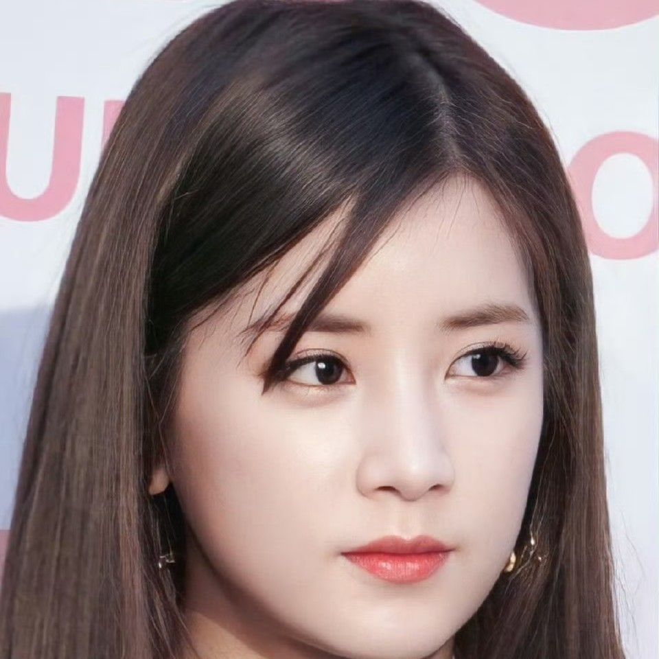 Recent activity shot of Park Chorong (Apink)