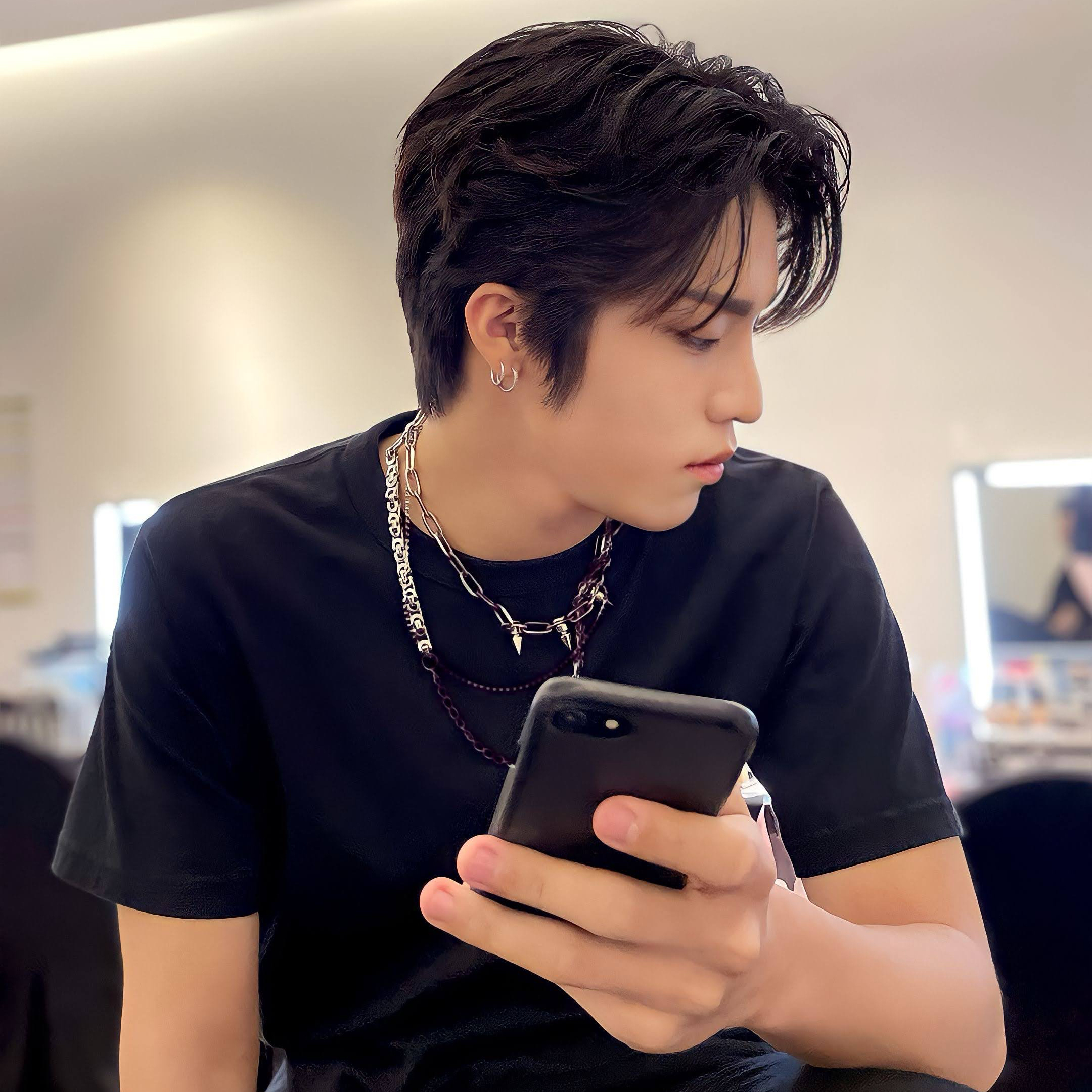 Behind-the-scenes cut of Park Jeongwoo (TREASURE)