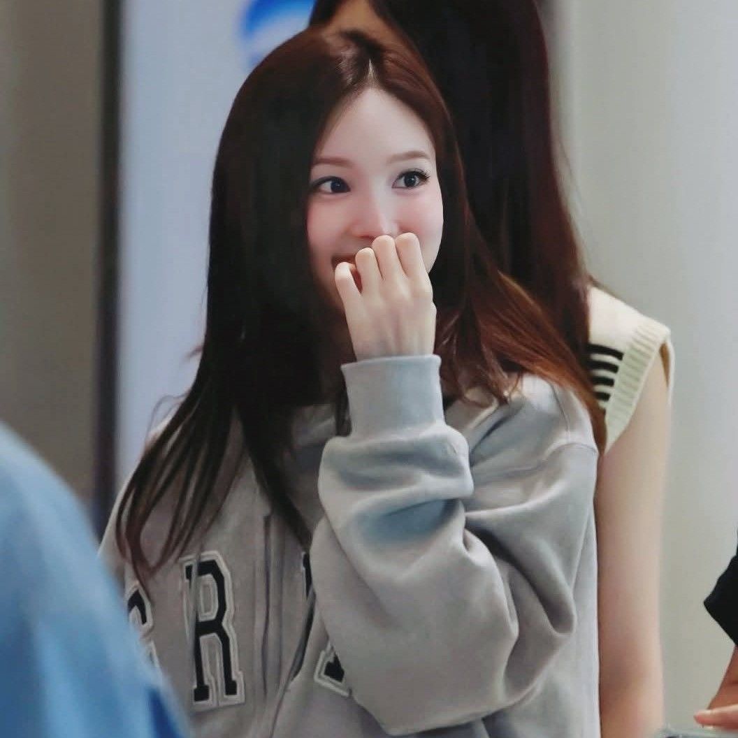 Latest photo of Nayeon (TWICE)