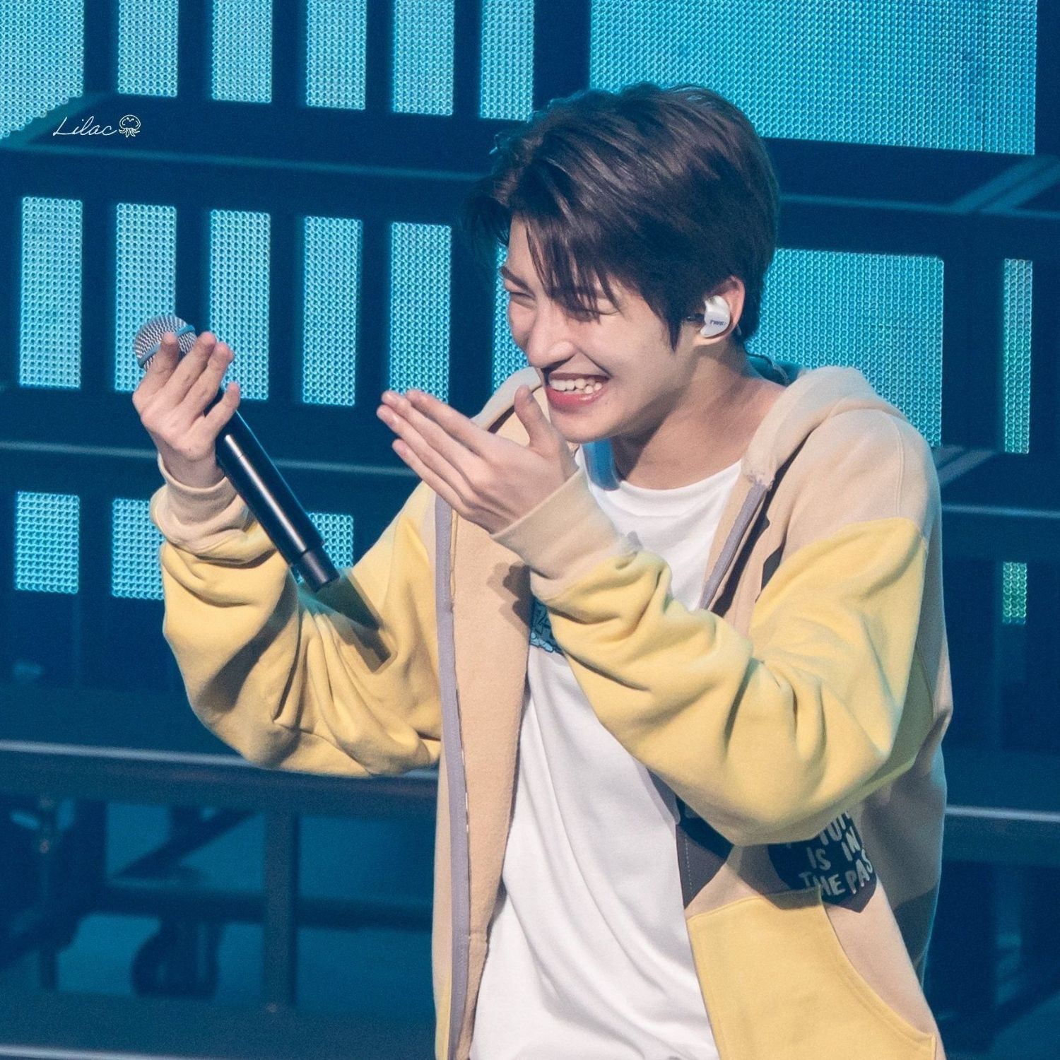 A moment captured by Jihoon (TWS)'s fan